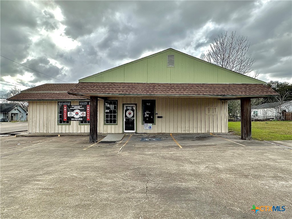 901 N Ben Jordan Street