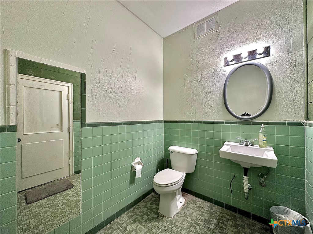 901 N Ben Jordan Street