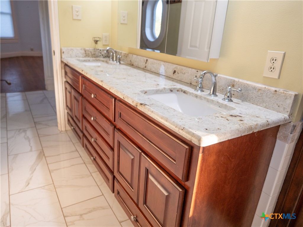 408 E Reuss Boulevard