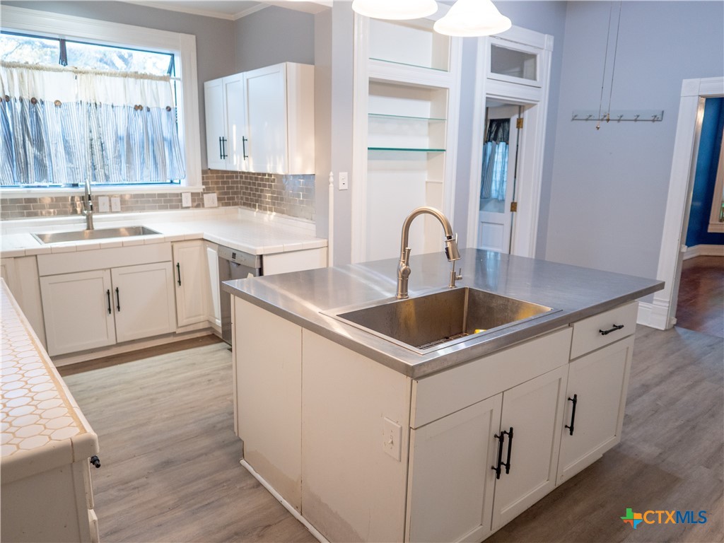 408 E Reuss Boulevard