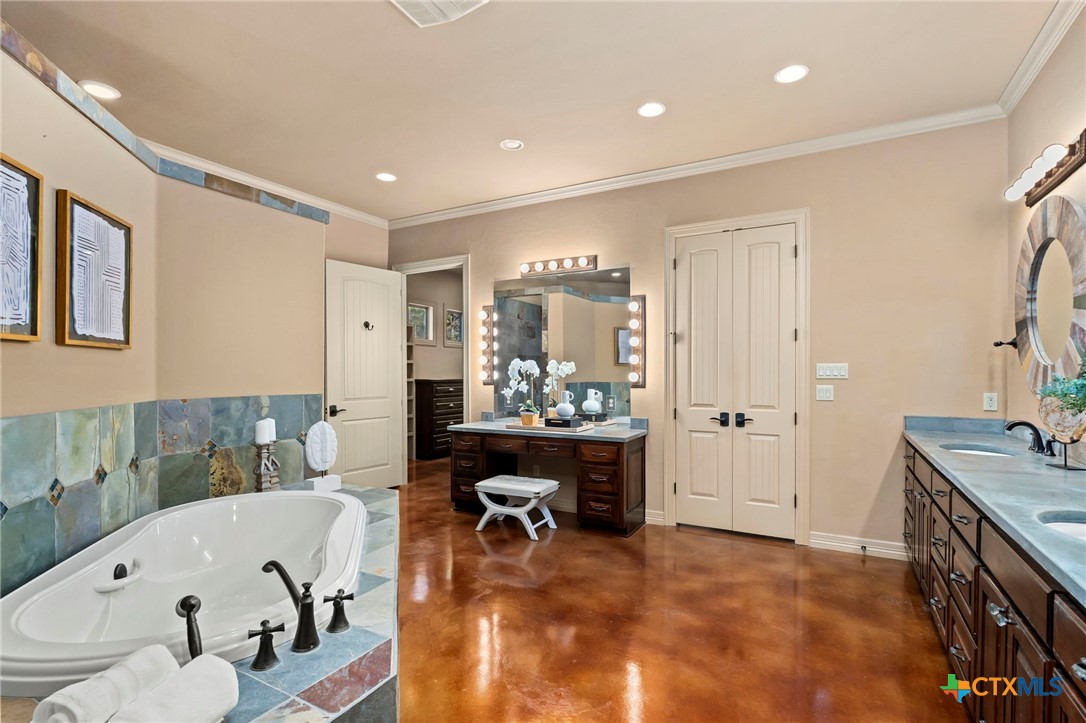 651 River Chase Dr Drive