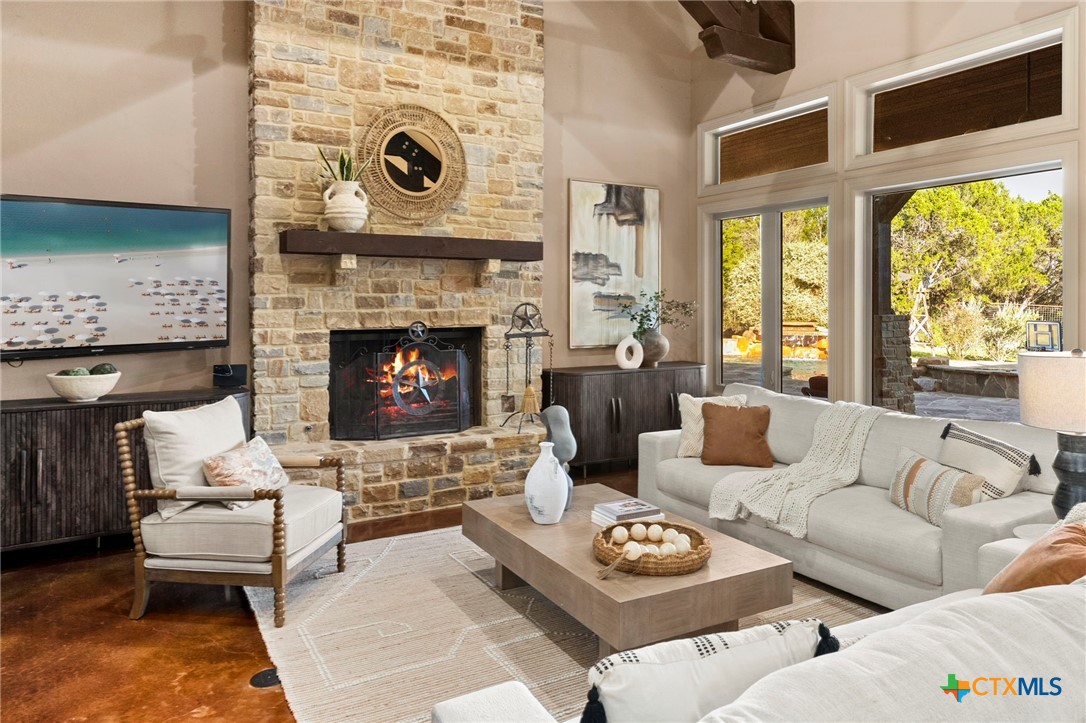 651 River Chase Dr Drive