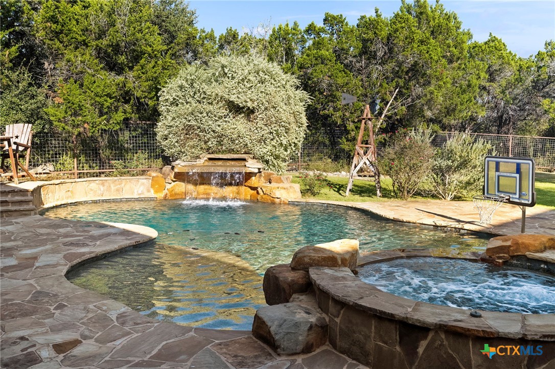 651 River Chase Dr Drive