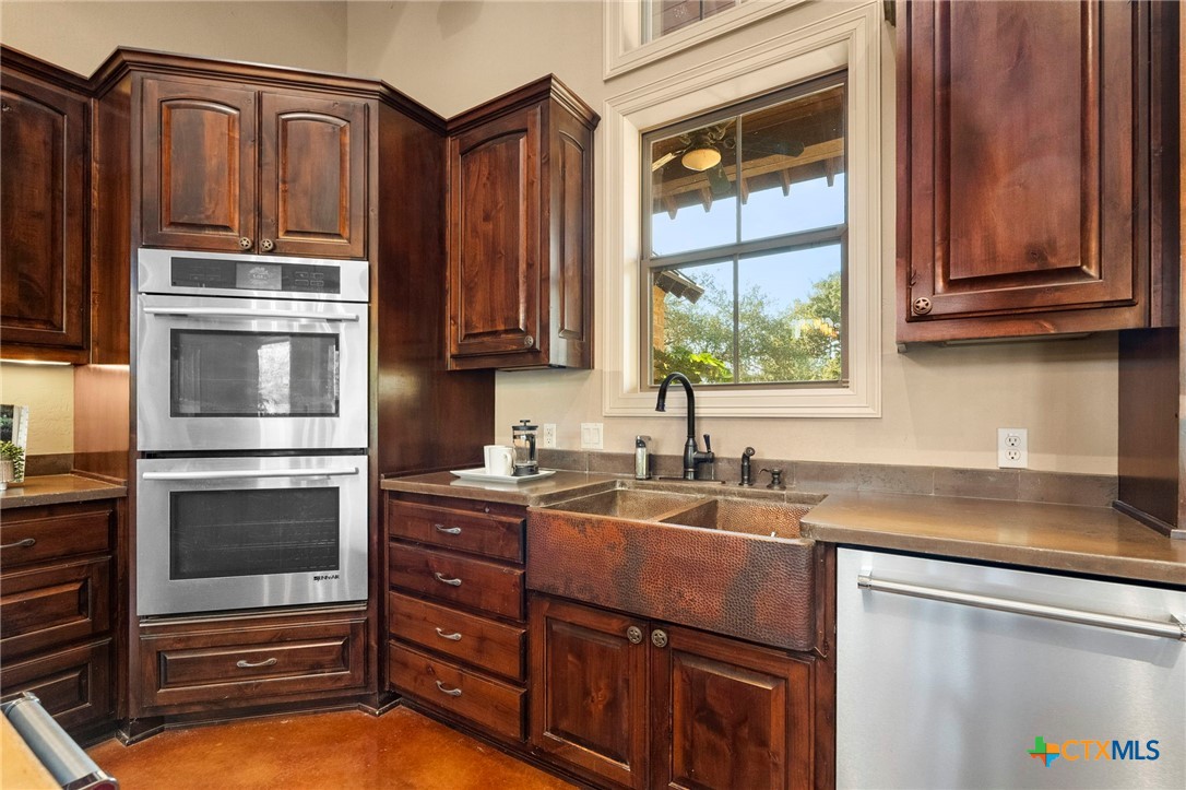 651 River Chase Dr Drive