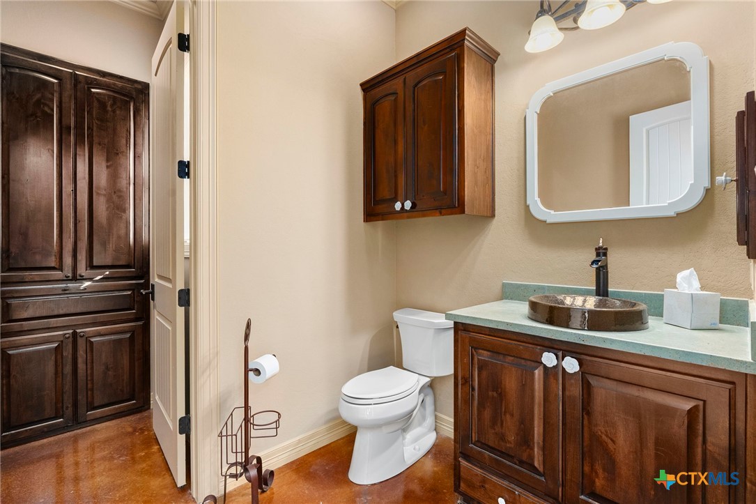 651 River Chase Dr Drive