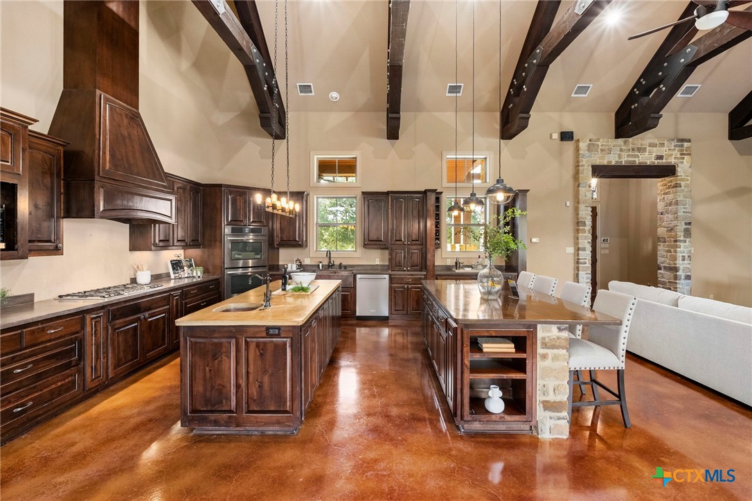 651 River Chase Dr Drive