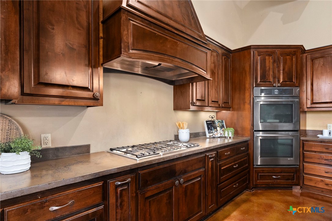 651 River Chase Dr Drive