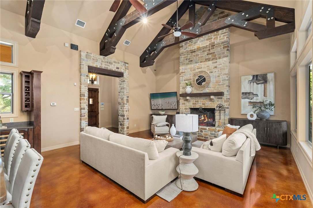 651 River Chase Dr Drive