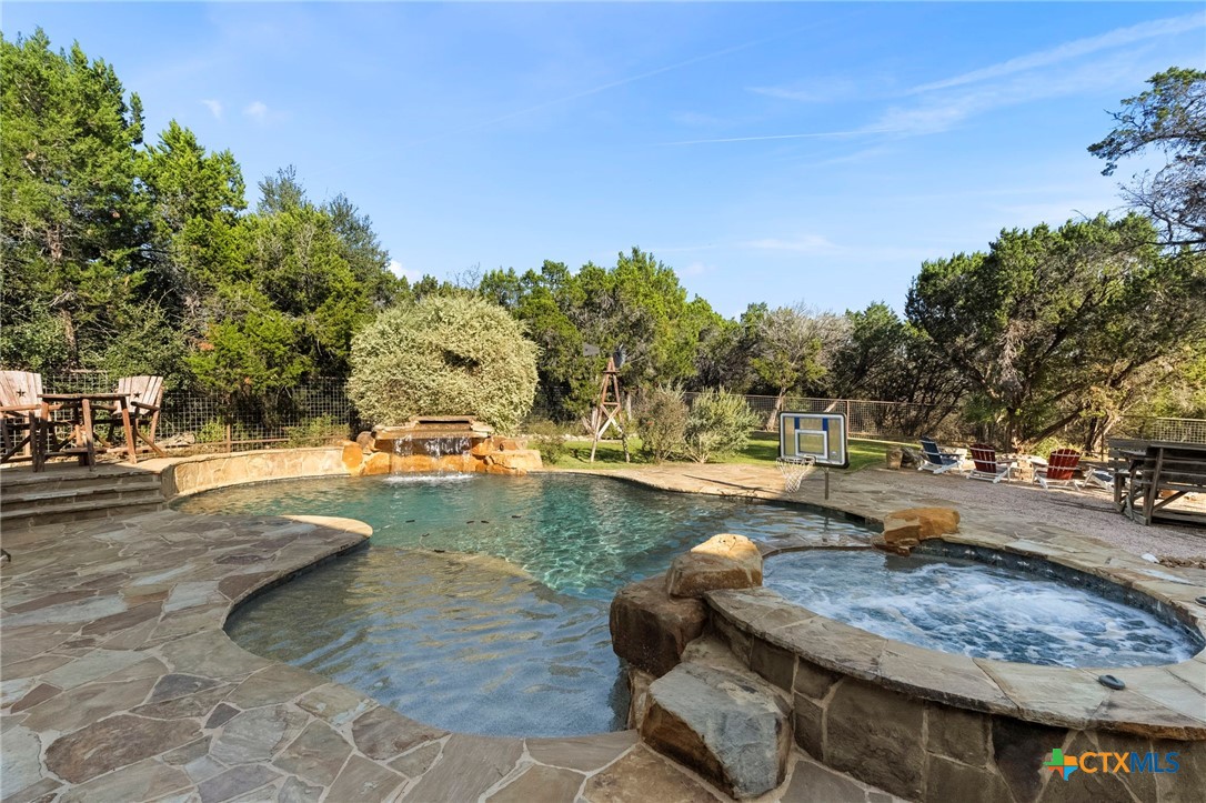 651 River Chase Dr Drive