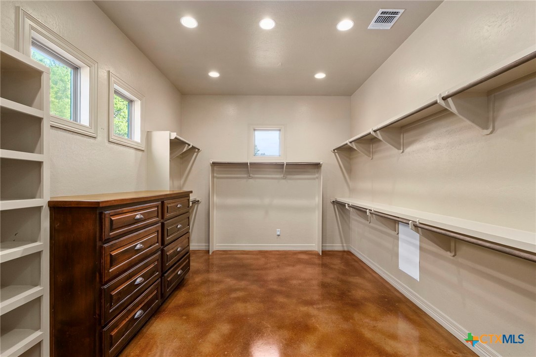 651 River Chase Dr Drive