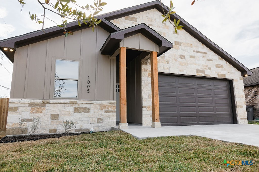 1005 Broadmoor Street