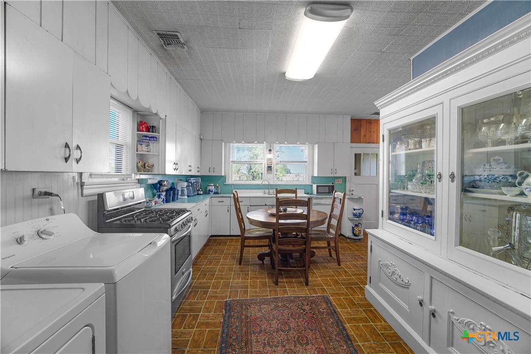 1733 County Road 284