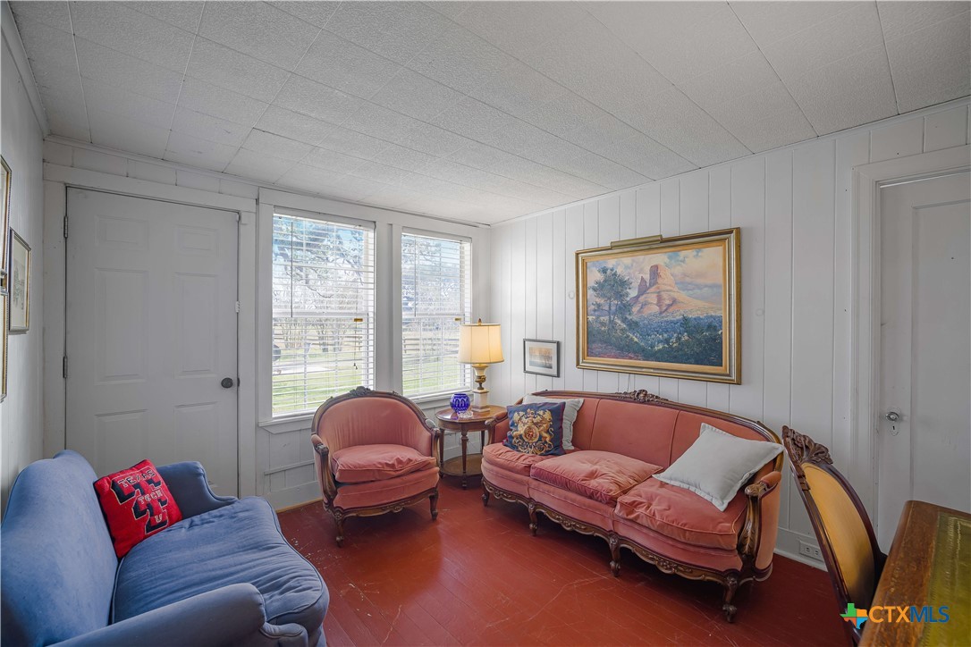 1733 County Road 284