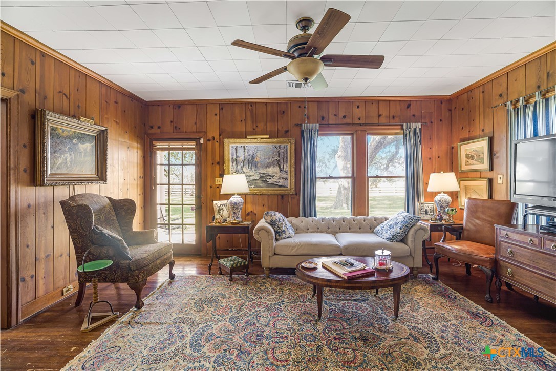 1733 County Road 284