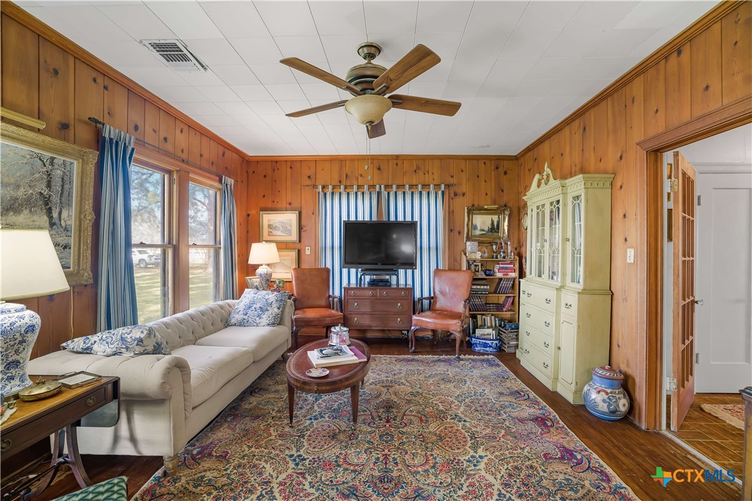 1733 County Road 284