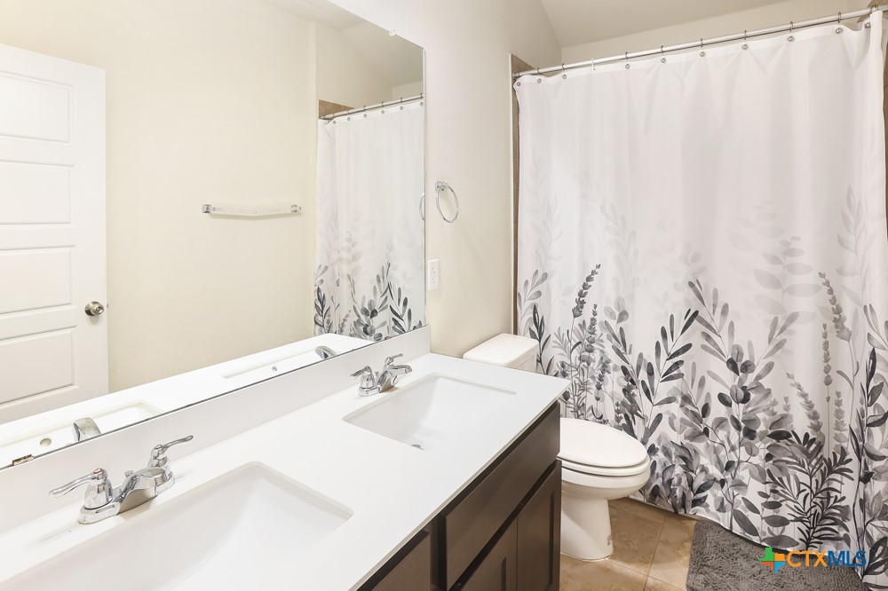 105 Leather Oak Loop