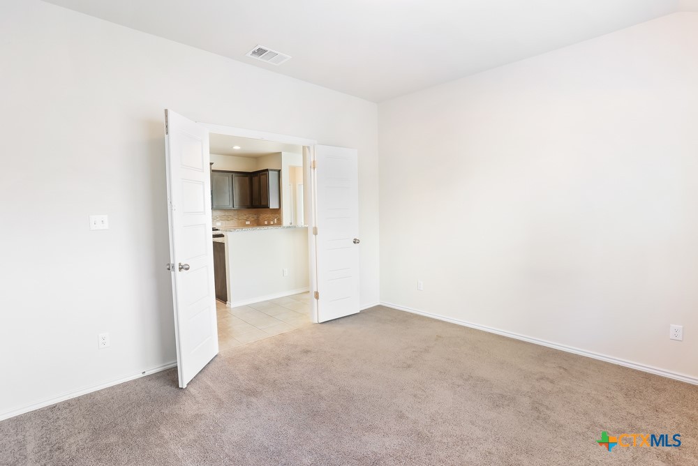 105 Leather Oak Loop