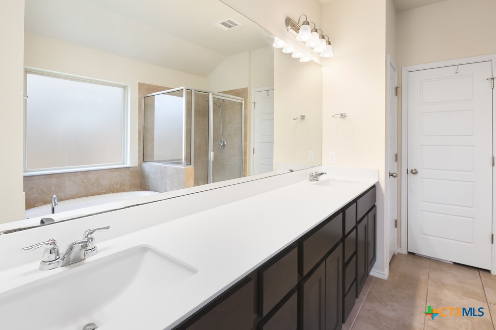 105 Leather Oak Loop