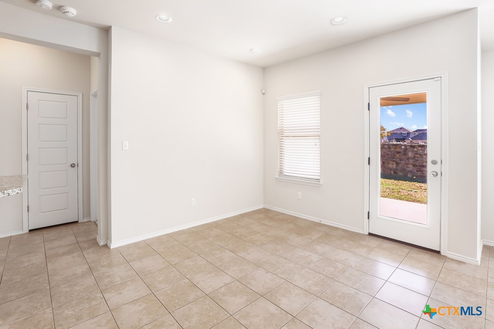 105 Leather Oak Loop