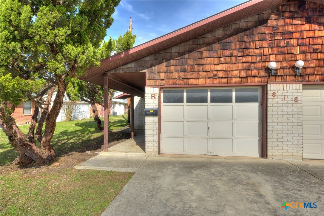 818 Lois Street A