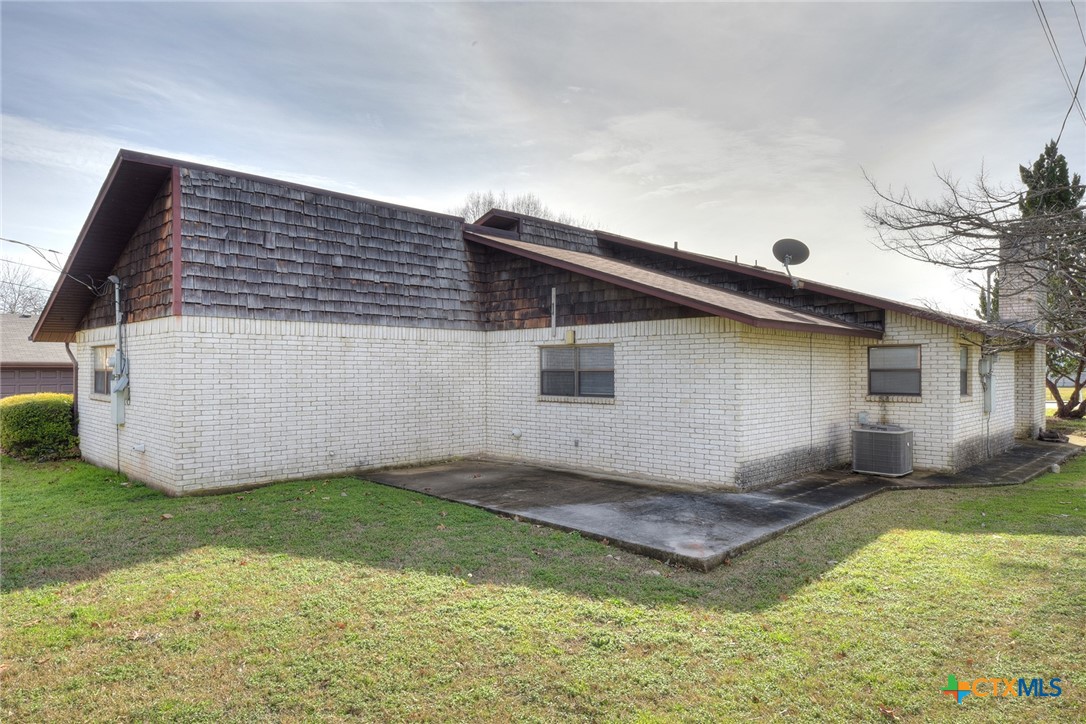 818 Lois Street A
