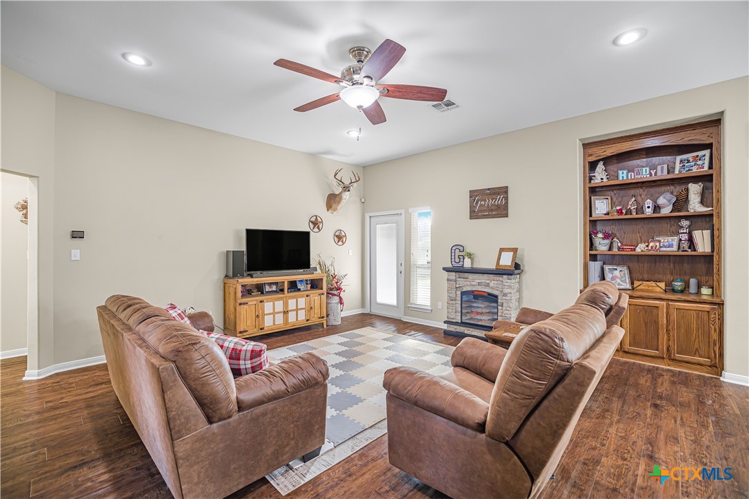 604 Mason Circle