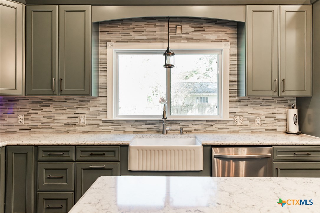 201 N Victoria Street