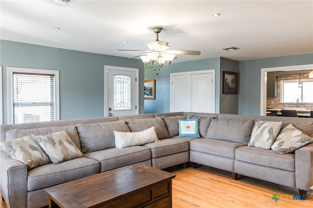 201 N Victoria Street