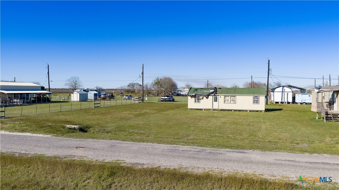 1306 W Ben Tindall Avenue