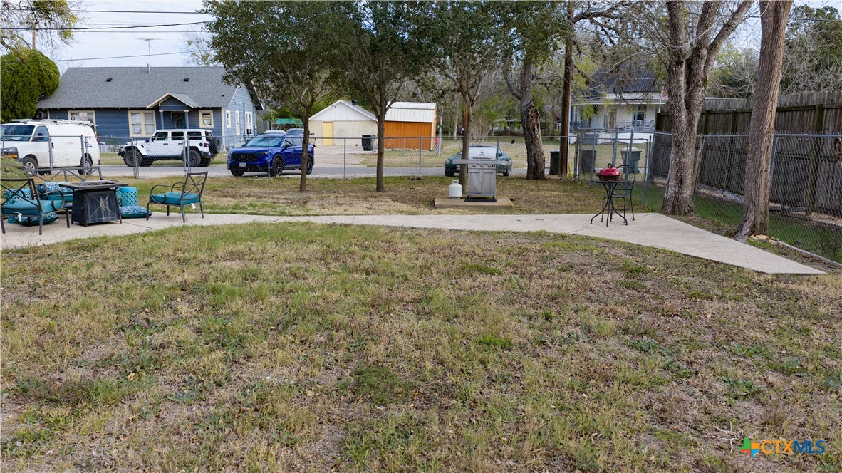 613 E Broadway Street 5