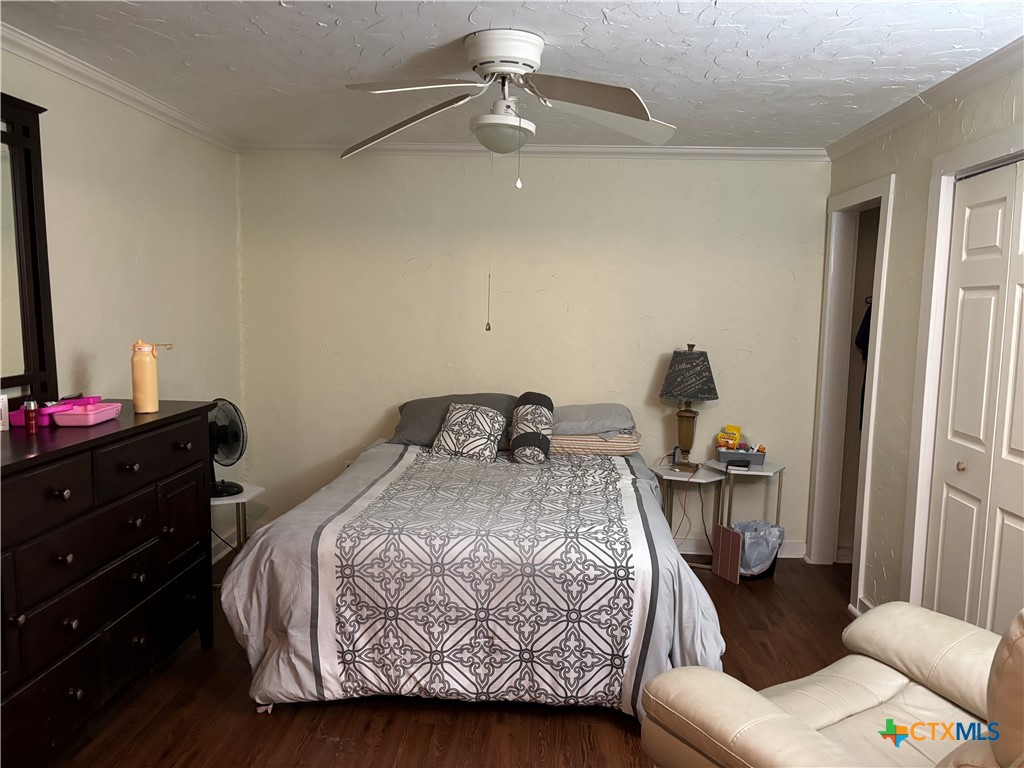 613 E Broadway Street 5