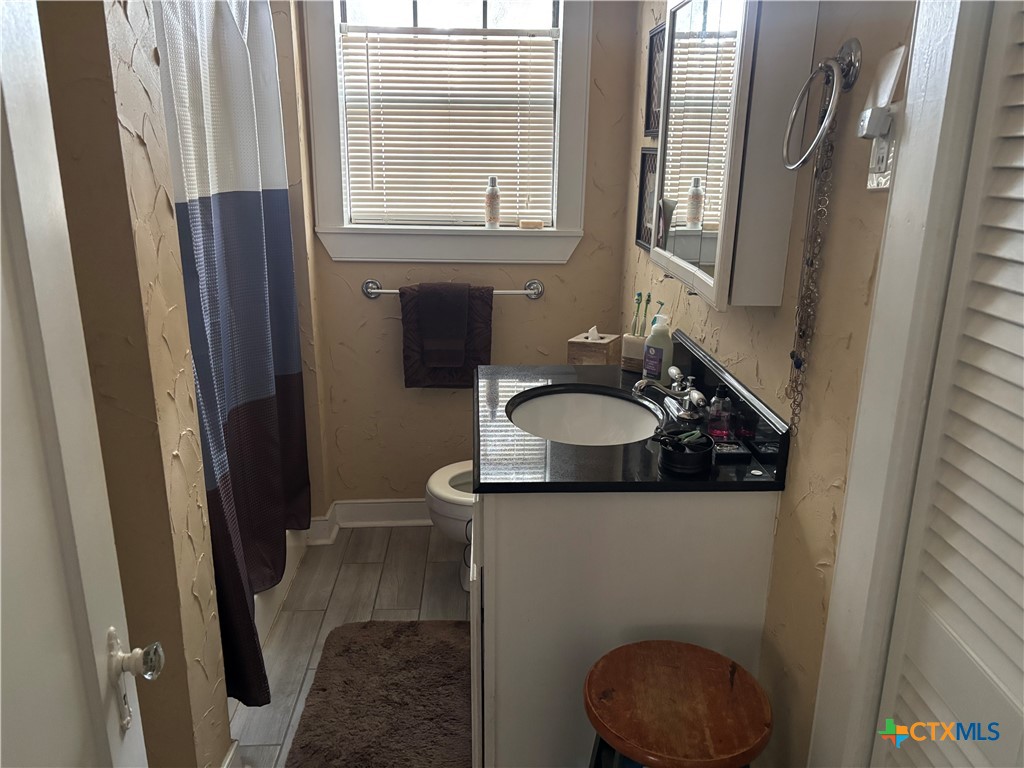 613 E Broadway Street 5