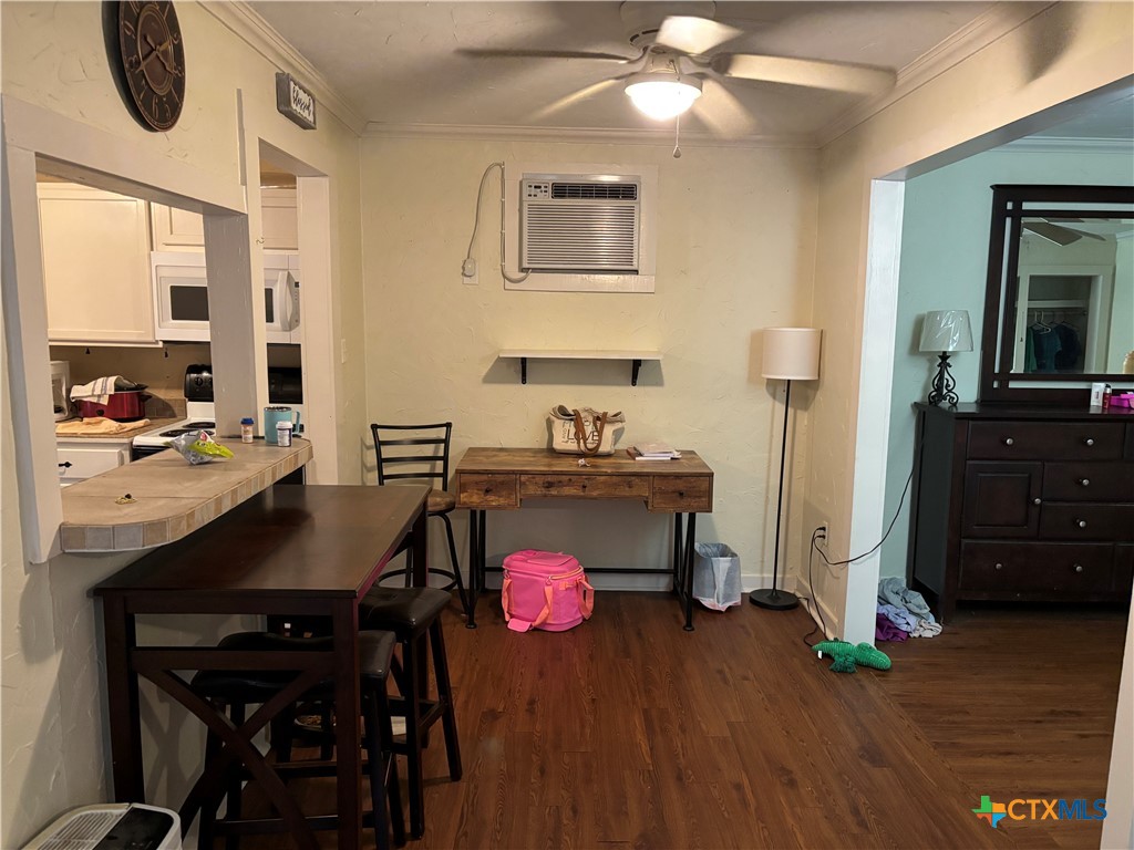 613 E Broadway Street 5