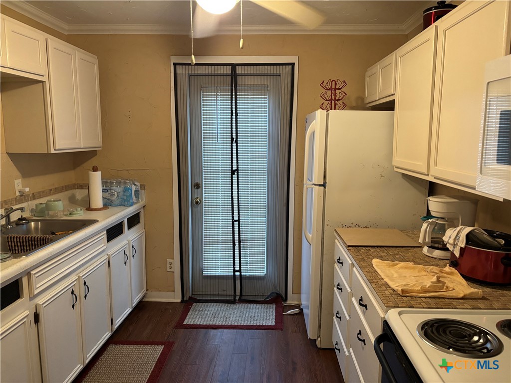 613 E Broadway Street 5