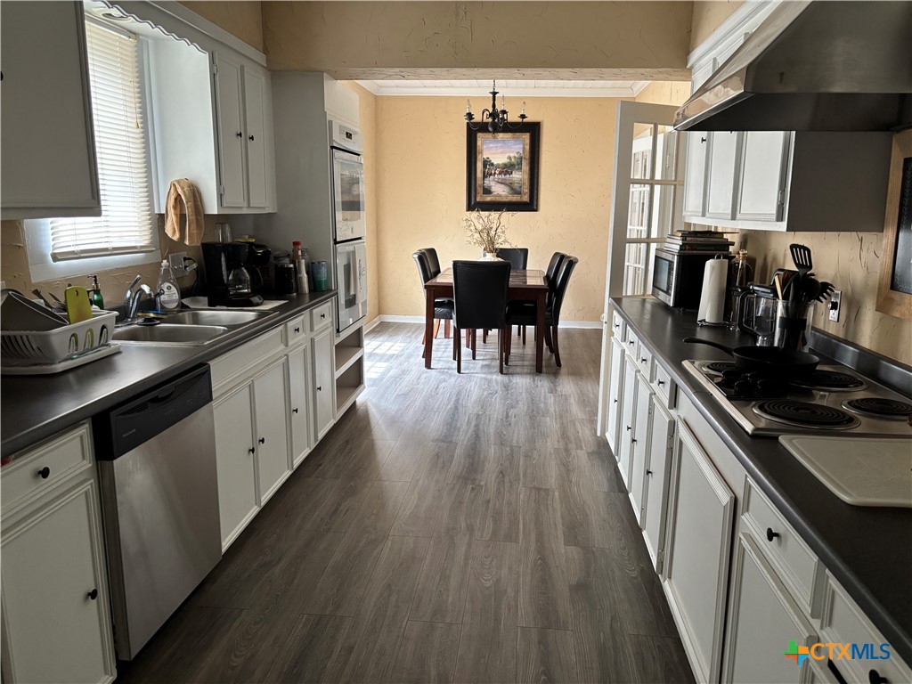 613 E Broadway Street 5