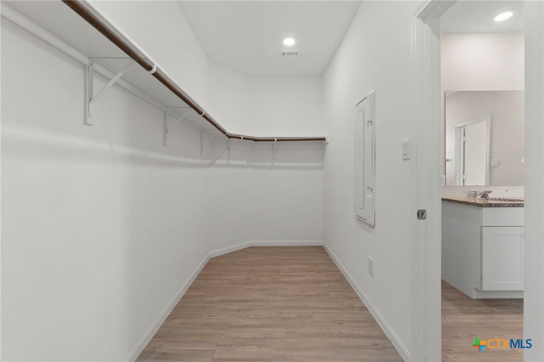 2741 Nueva Cordova