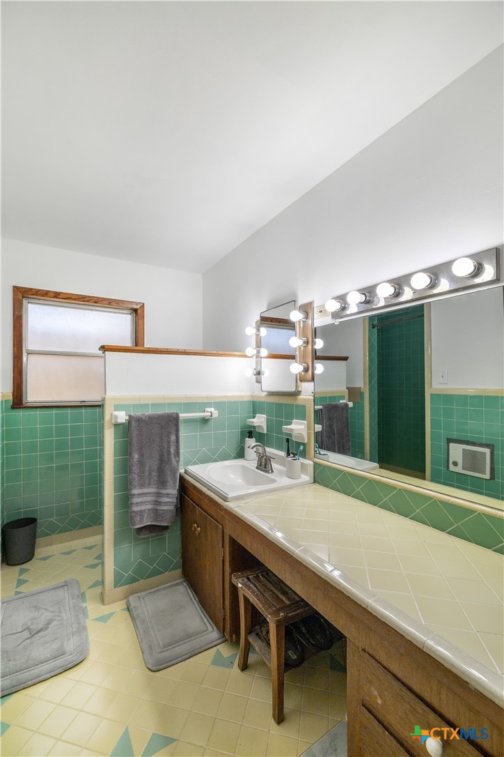 120 Live Oak