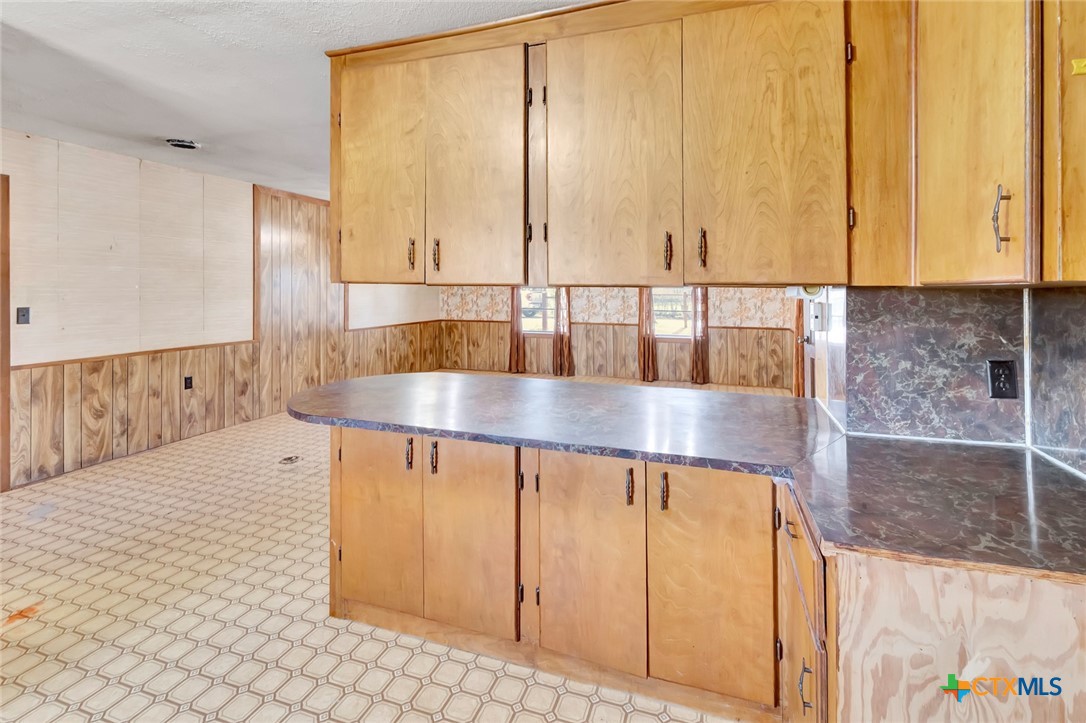 10957 N US Highway 77