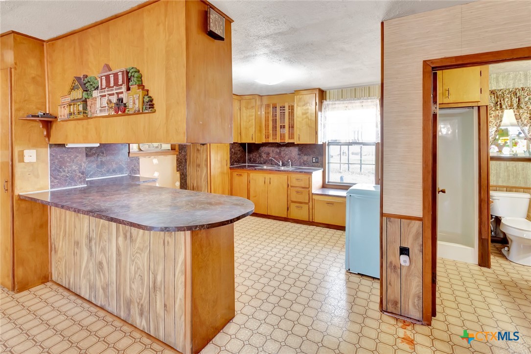 10957 N US Highway 77