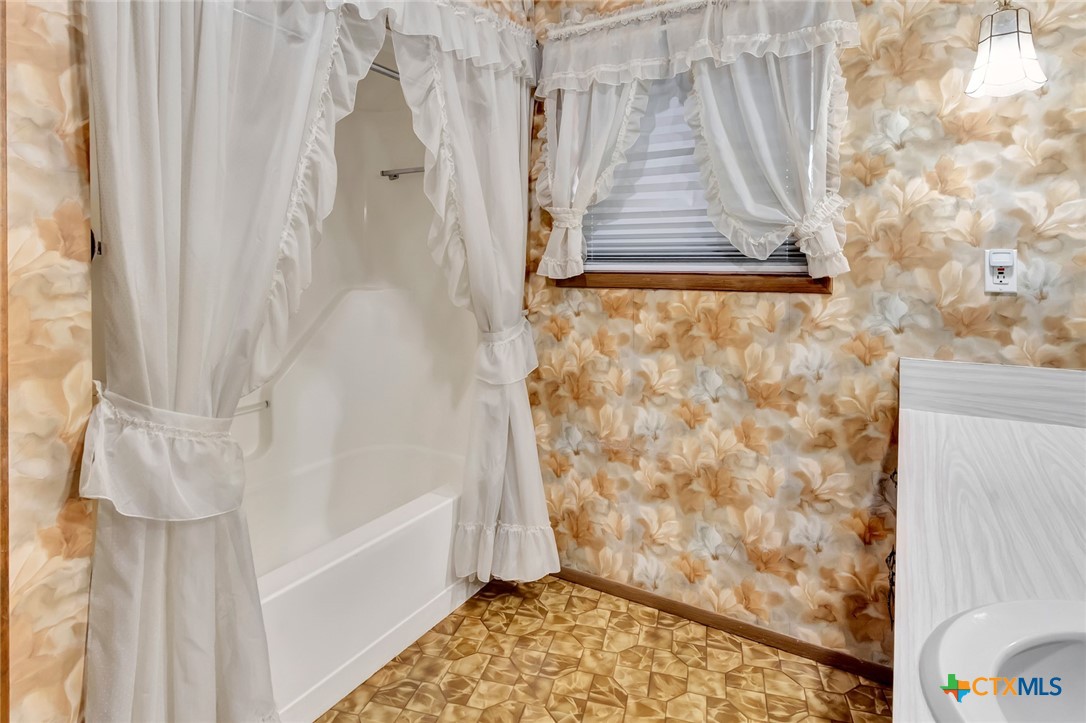 10957 N US Highway 77