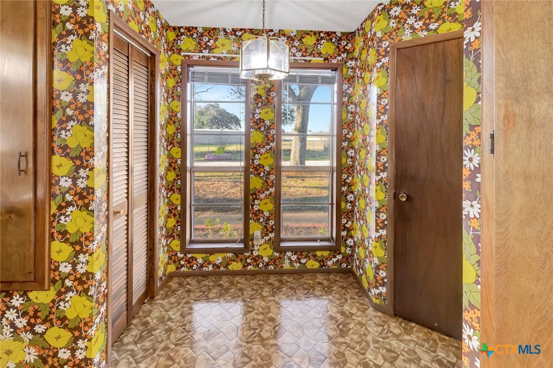 10957 N US Highway 77