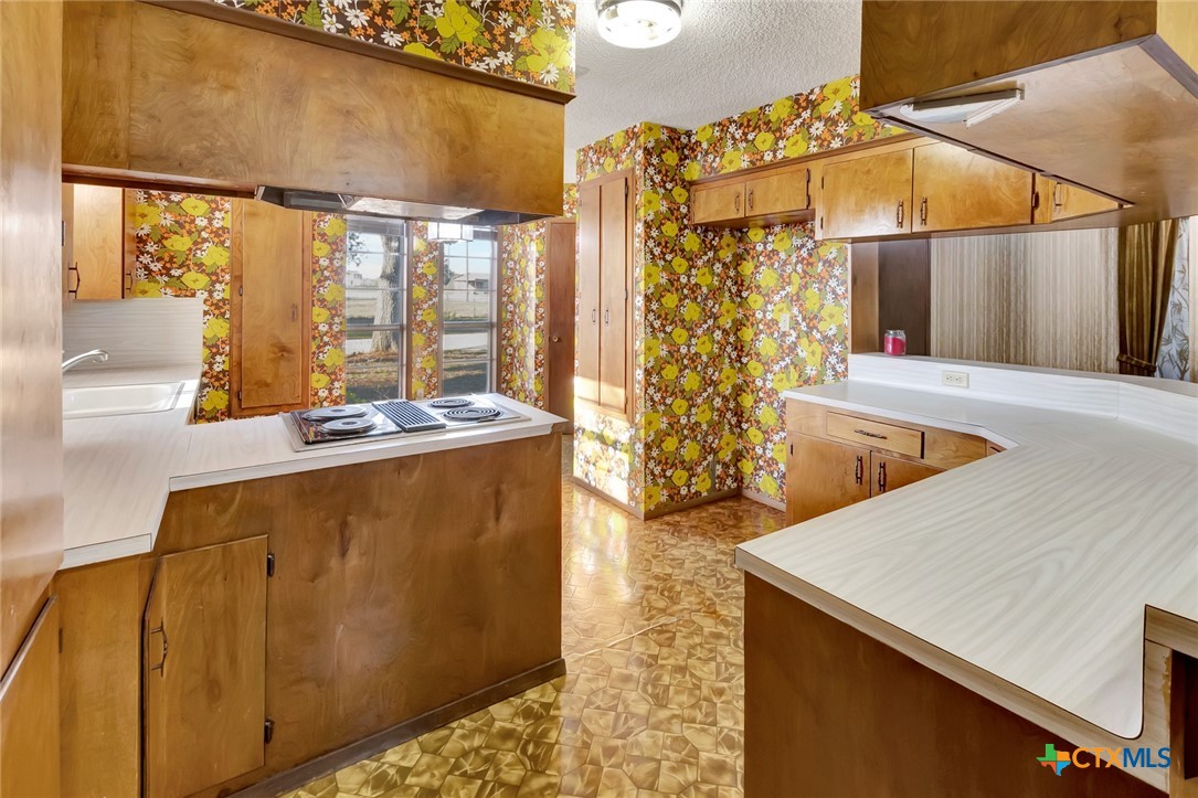 10957 N US Highway 77