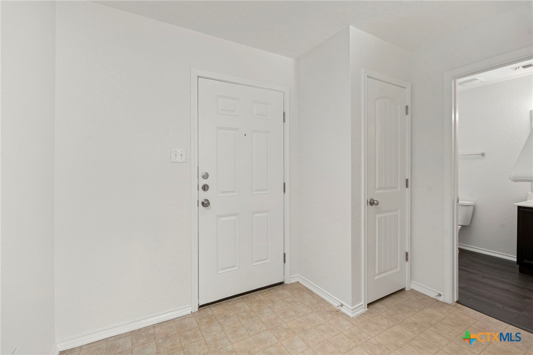 5127 Sunview Valley