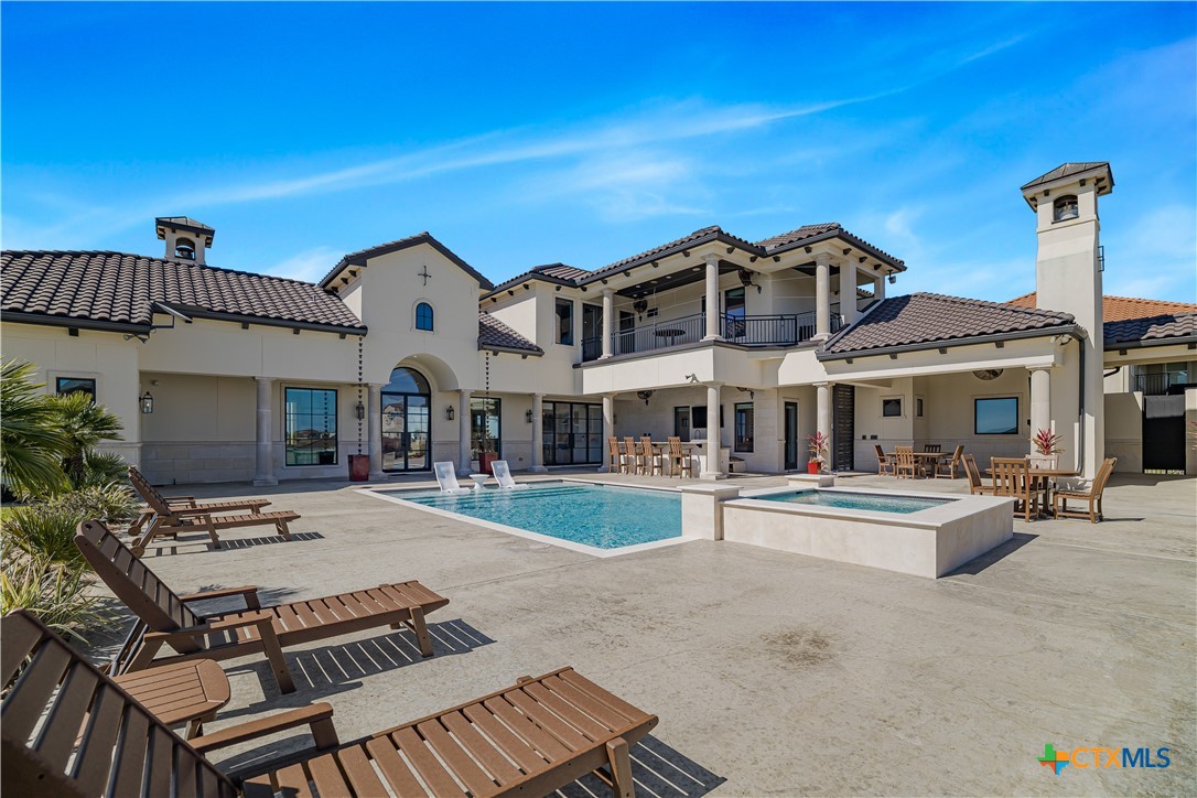 385 E Arbor Vista