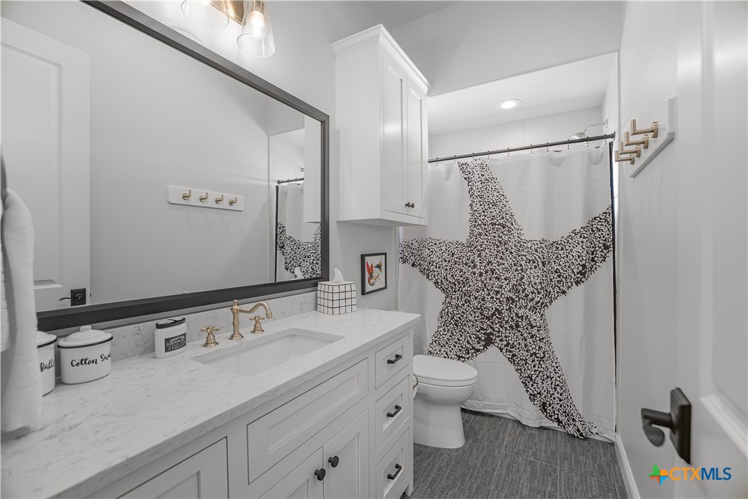 385 E Arbor Vista