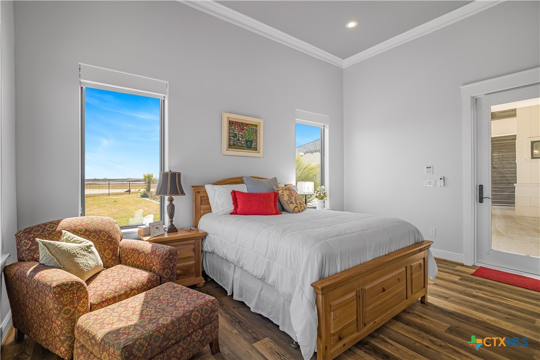 385 E Arbor Vista