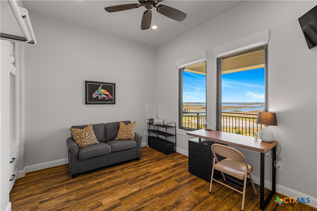 385 E Arbor Vista