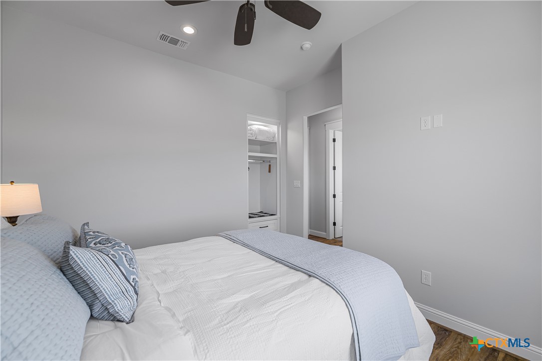 385 E Arbor Vista