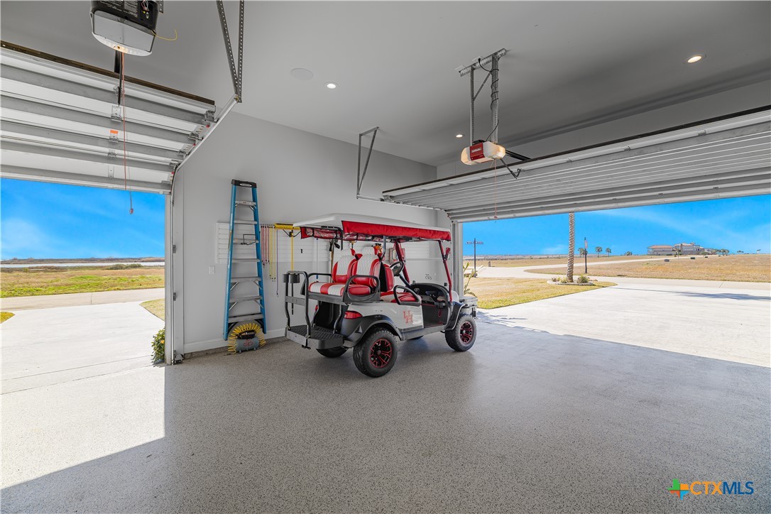385 E Arbor Vista