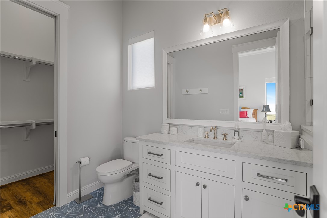 385 E Arbor Vista